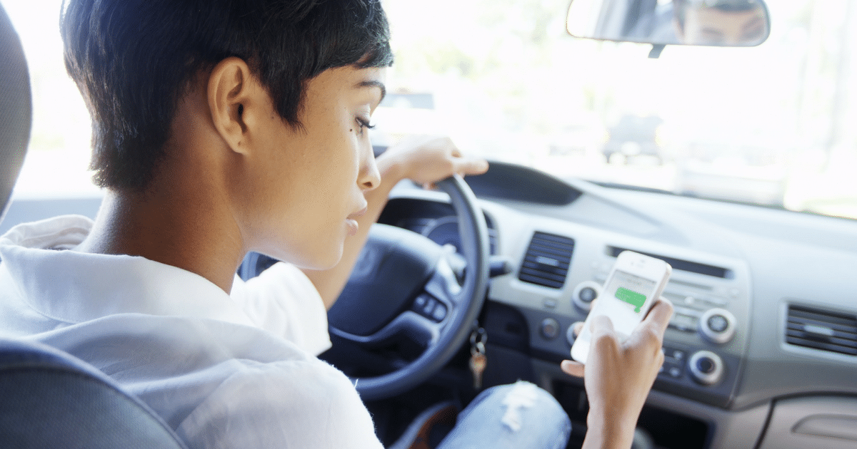 texting driver crashes